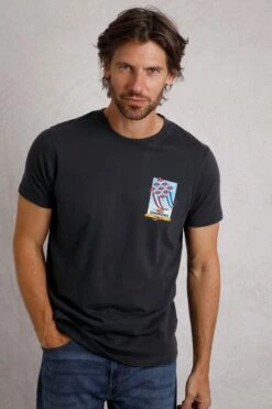 Red Sparrows Back Print Artist T-Shirt Navy -WeirdFish Clothing Shop 114738