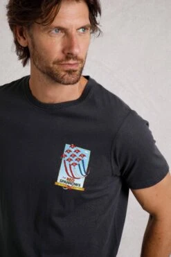 Red Sparrows Back Print Artist T-Shirt Navy -WeirdFish Clothing Shop 114740