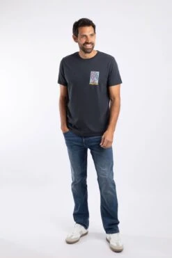 Red Sparrows Back Print Artist T-Shirt Navy -WeirdFish Clothing Shop 114936