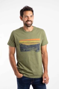 Boating Front Print Graphic T-Shirt Artichoke