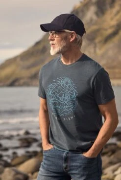 Lakes And Peaks Front Print Graphic T-Shirt Navy