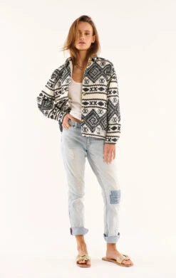 VesteAlfonso Noir -WeirdFish Clothing Shop alfonso 2