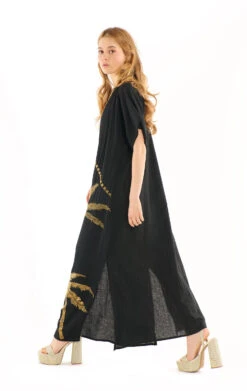 RobeAnnie Noir -WeirdFish Clothing Shop annie 2