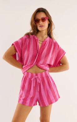 ShortCamille Rose -WeirdFish Clothing Shop camille 2