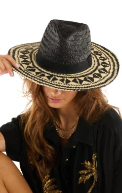 ChapeauEva Noir -WeirdFish Clothing Shop eva 2